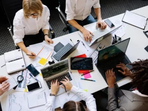 clínica odontológica organizada com indicadores de gestão em sistema digital